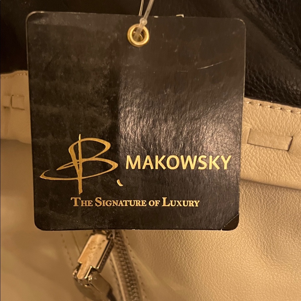 B. Makowsky Elegant Black and Tan Shoulder Bag - Picture 3 of 9